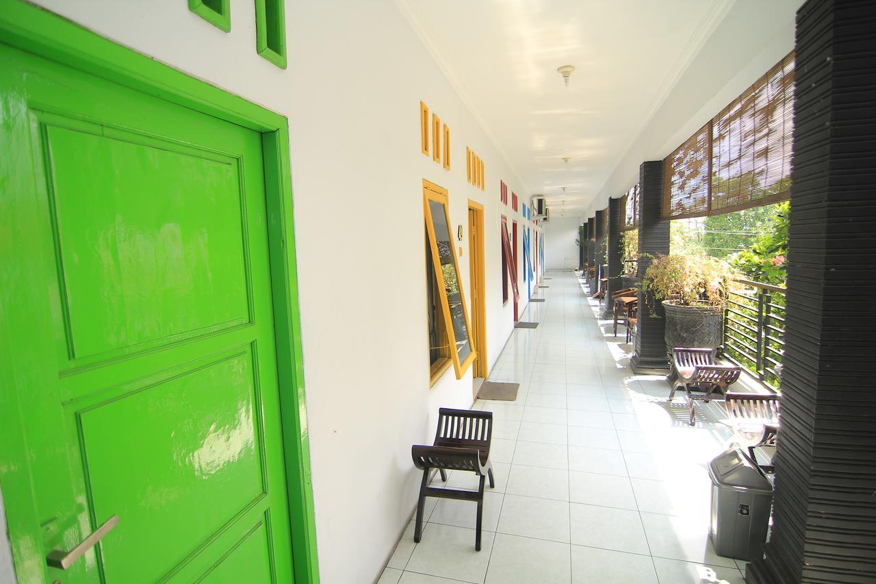Hotel Boegenviel Syariah Lamongan Екстериор снимка